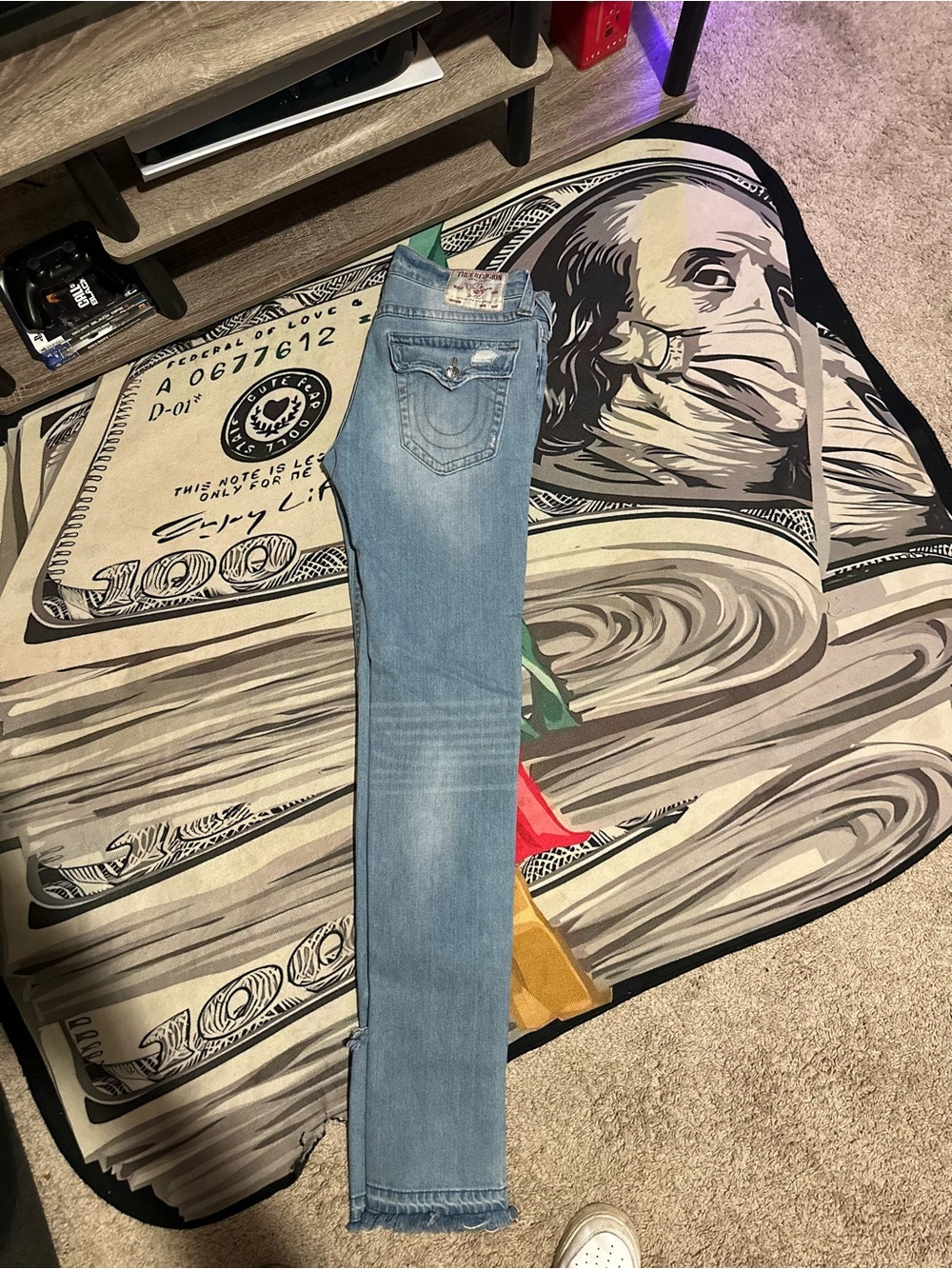 #TRUE RELIGION 
#STRAIGHT FIT / #STACKED JEANS
BRAND NEW NO TAGS 🏷️ 
SIZE 32🔥🔥🔥